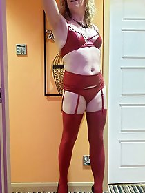 Enjoying the pleasure of a dildo