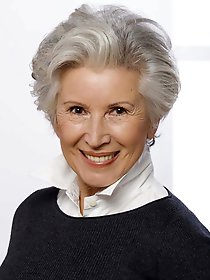 Attractive mature milf loves fucking so much