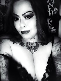 German old girlfriend wants to blowjob the stranger