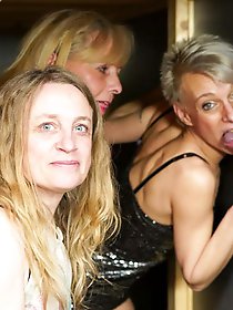 Ugly mature slut is touching herself