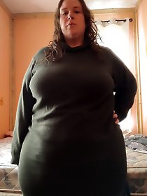 A beautiful and voluptuous girl enjoys intense sex with a guy