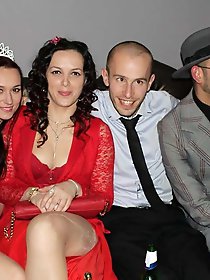 Insatiable housewife is showing her hot lines on cam