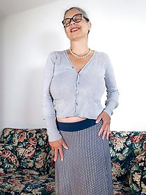 Real GILF Tina with big natural tits and hairy pussy