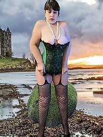 Oriental  mature women look exposed