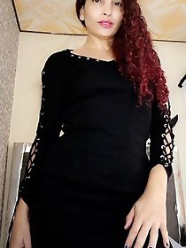 Long-legged aged granny gets her pussy fucked