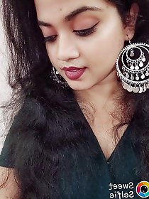 An exceptional mature woman thoroughly enjoys posing